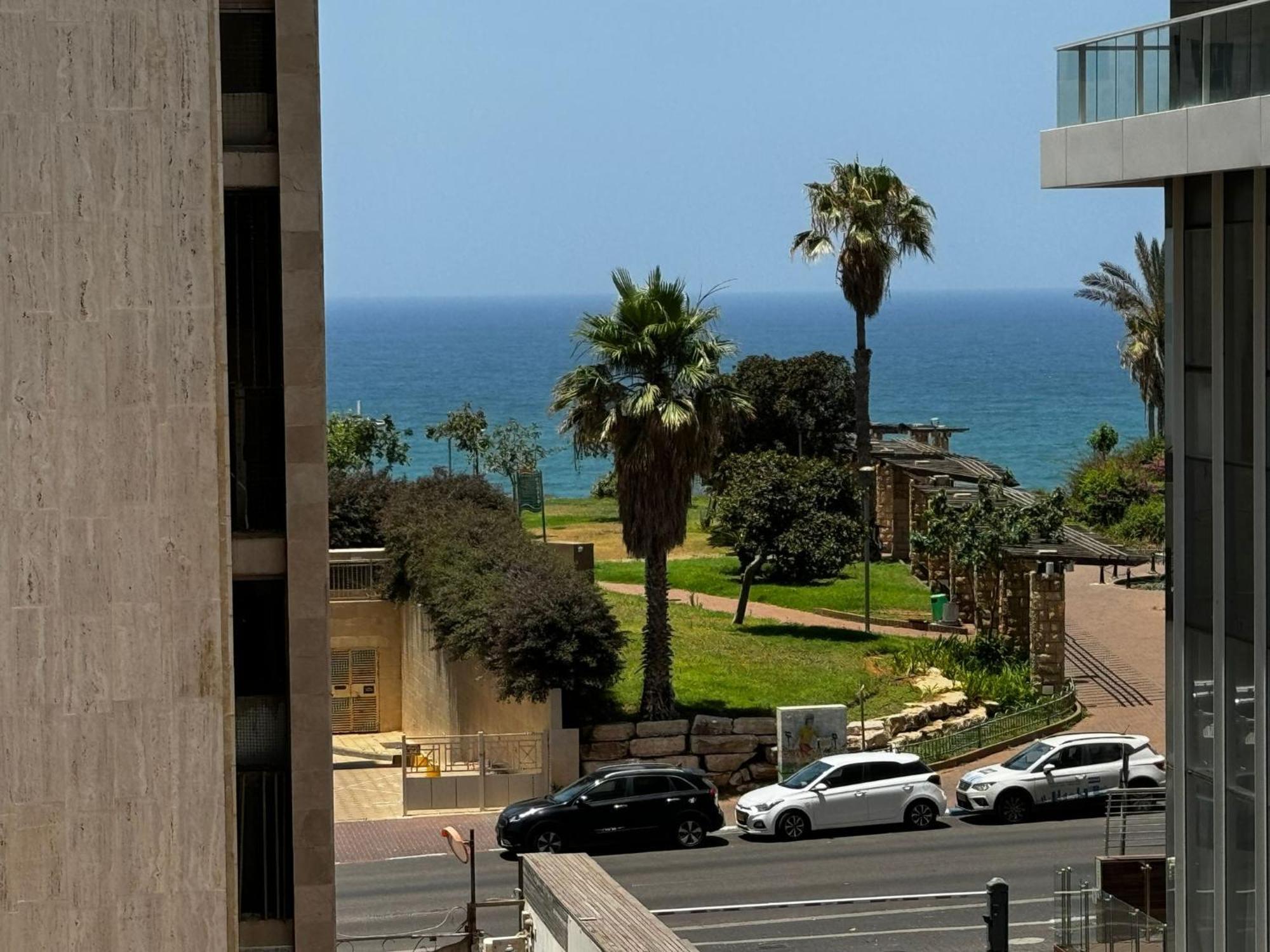 Apartment Sea View With Balcony