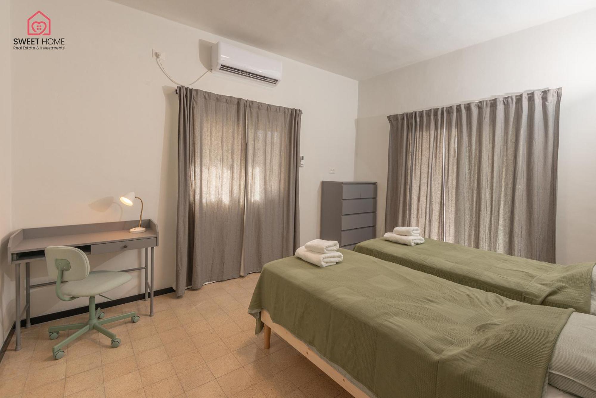 Sea View With Balcony Apartment Netanya