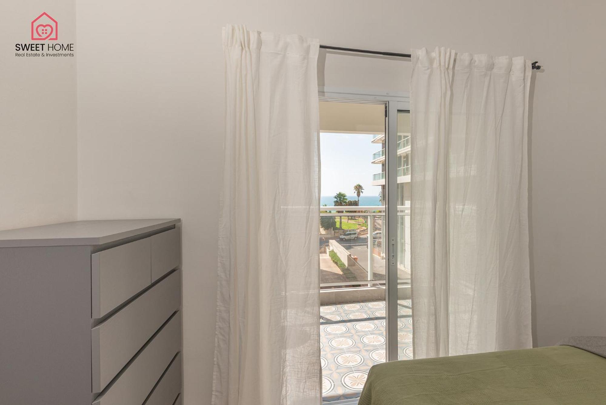 Sea View With Balcony Apartment Netanya